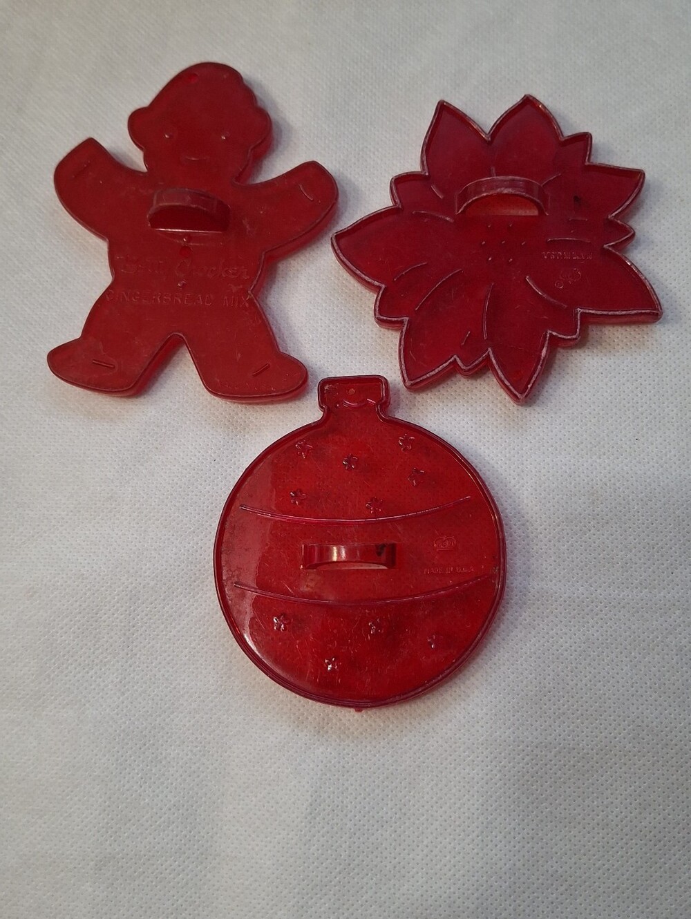 3pc Vintage Farmhousecore Heirloom Red Translucent Christmas Cookie Cutter Set